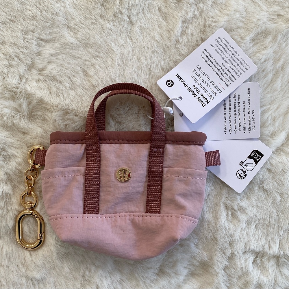 ❤️ Lululemon Daily Multi-Pocket Nano Tote Asia Exclusive NWT